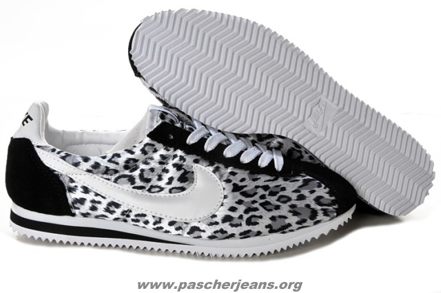 nike cortez fly motion