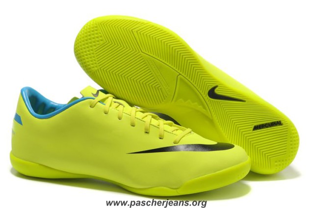 chaussure de foot nike verte